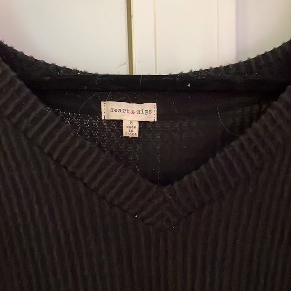 Black Heart and Hips Sweater - Picture 3 of 3